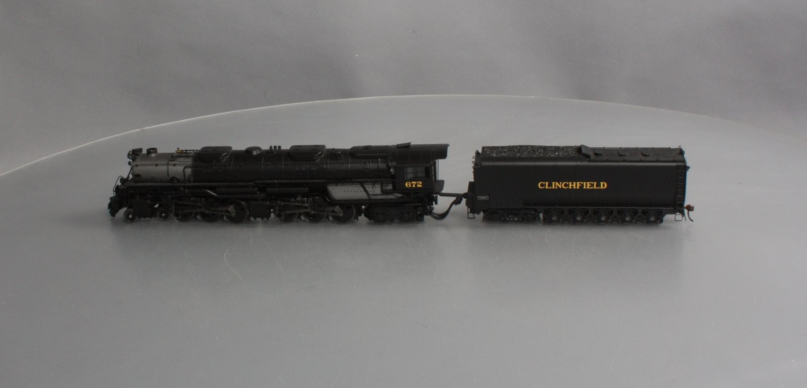 Athearn G9127 HO Clinchfield 4-6-6-4 with DCC & Sound #672