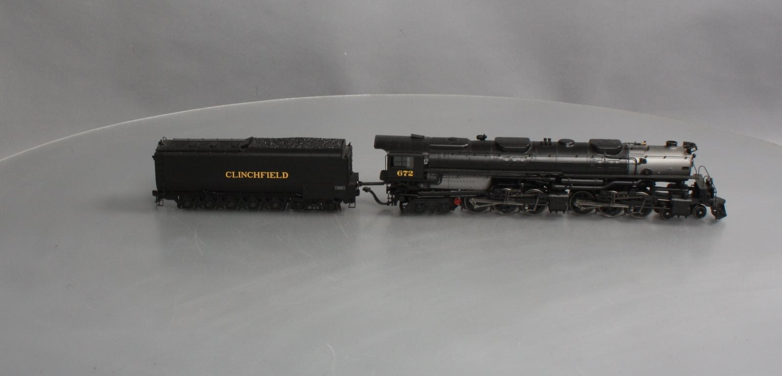 Athearn G9127 HO Clinchfield 4-6-6-4 with DCC & Sound #672