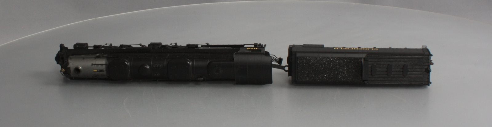 Athearn G9127 HO Clinchfield 4-6-6-4 with DCC & Sound #672