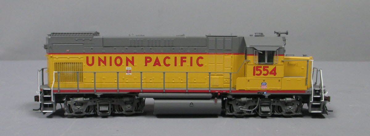 Athearn G68124 HO UP/Ex-C&NW GP15-1 Diesel Locomotive w/DCC & Sound #1554