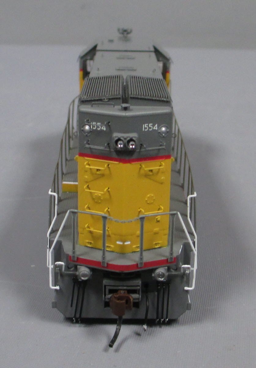 Athearn G68124 HO UP/Ex-C&NW GP15-1 Diesel Locomotive w/DCC & Sound #1554