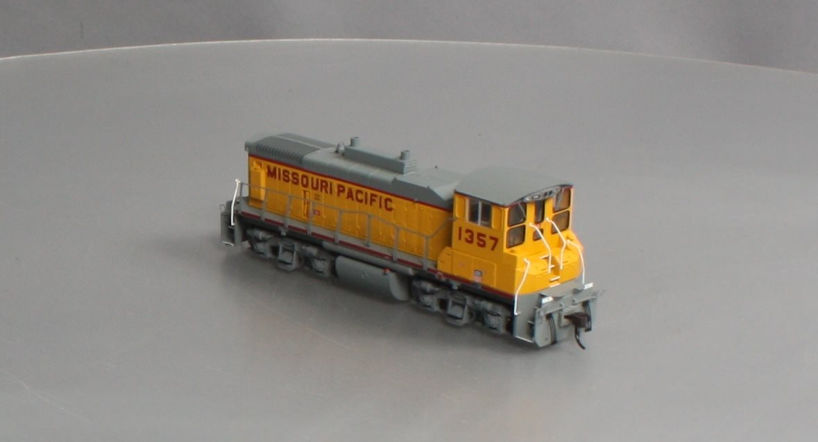 Atlas 9421 HO Missouri Pacific MP15DC Diesel Locomotive w/Decoder & Sound #1357