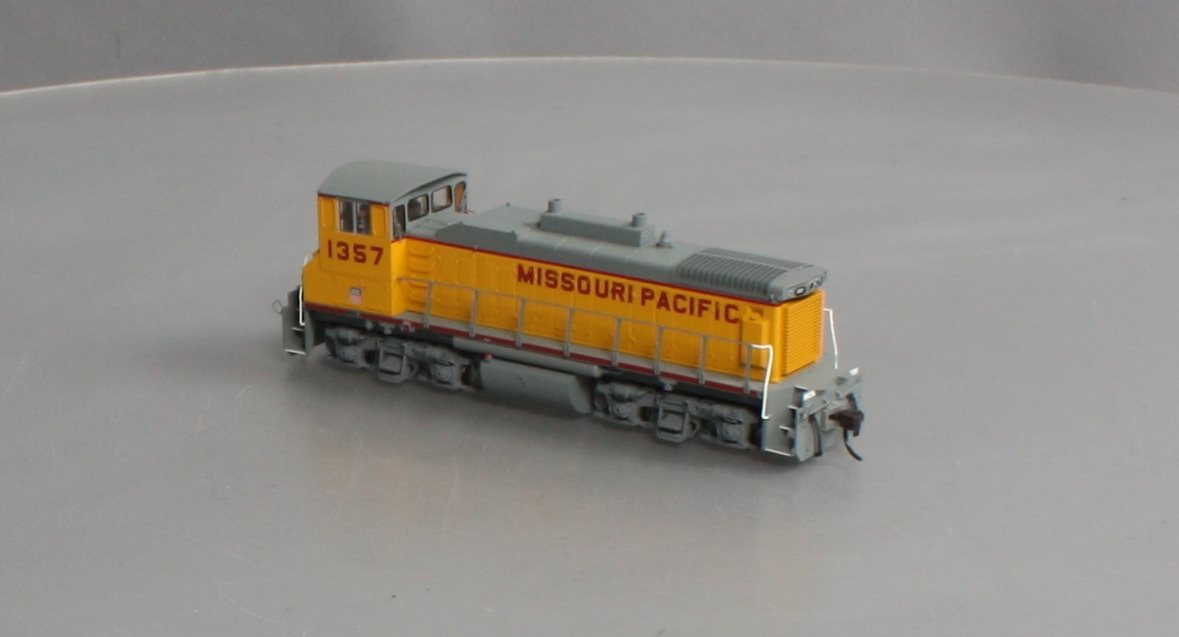 Atlas 9421 HO Missouri Pacific MP15DC Diesel Locomotive w/Decoder & Sound #1357