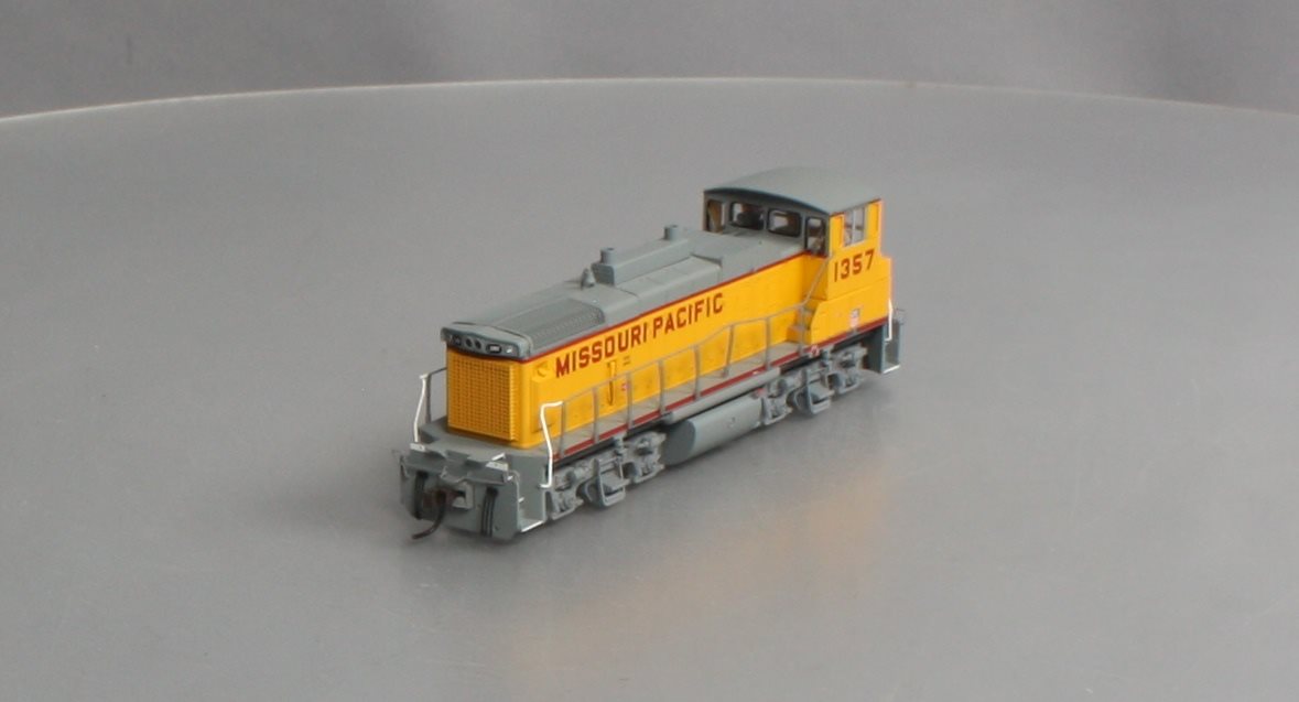 Atlas 9421 HO Missouri Pacific MP15DC Diesel Locomotive w/Decoder & Sound #1357
