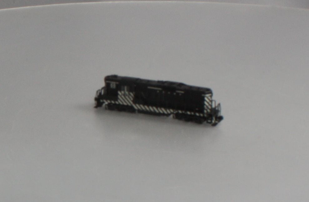 Atlas 40002184 N GP9 ATSF 715