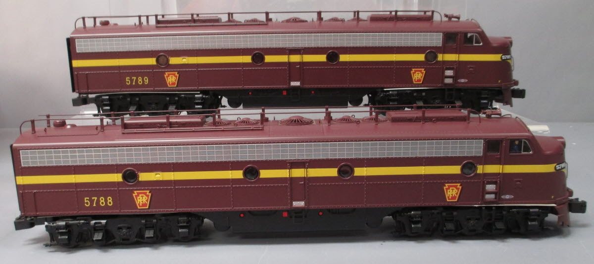 Lionel 6-39600 O Pennsylvania Legacy E8 AA Diesel Locomotive Set #5788/5789
