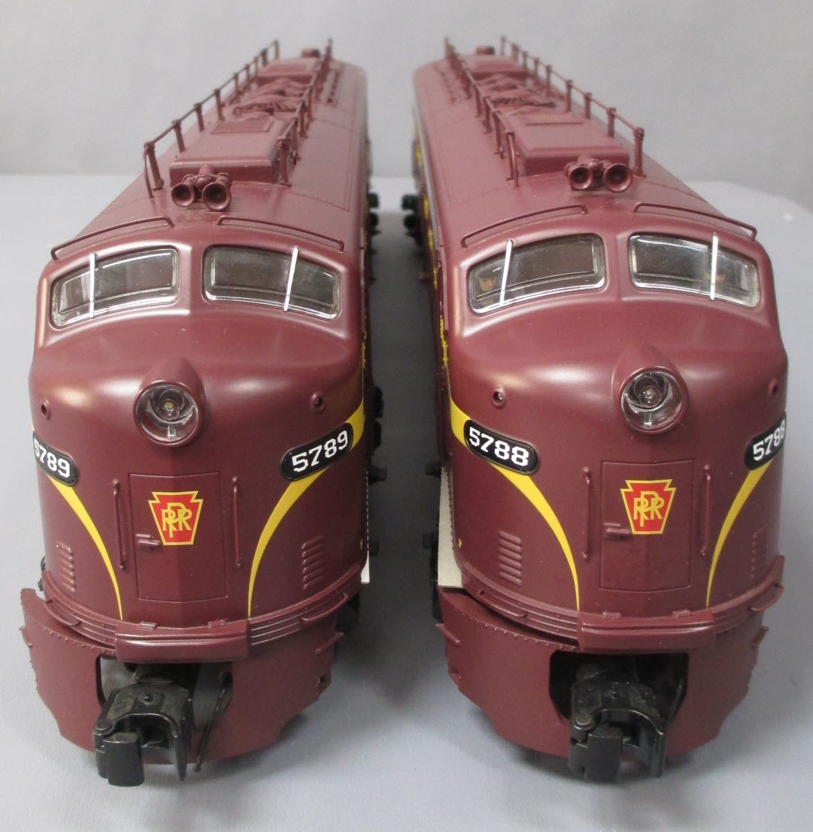 Lionel 6-39600 O Pennsylvania Legacy E8 AA Diesel Locomotive Set #5788/5789