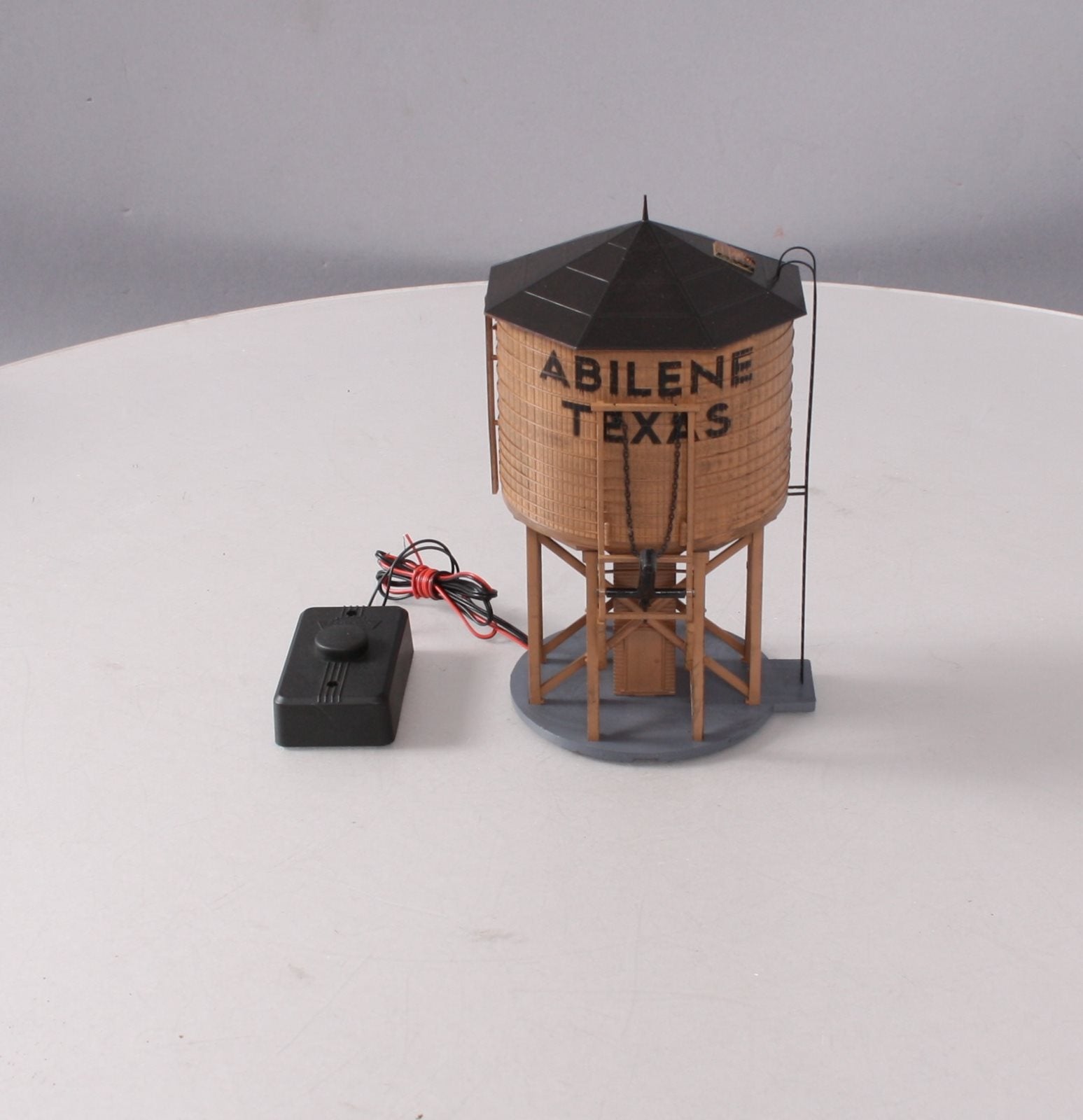 Broadway Limited 6096 HO City of Abilene Operating Water Tower with Sound