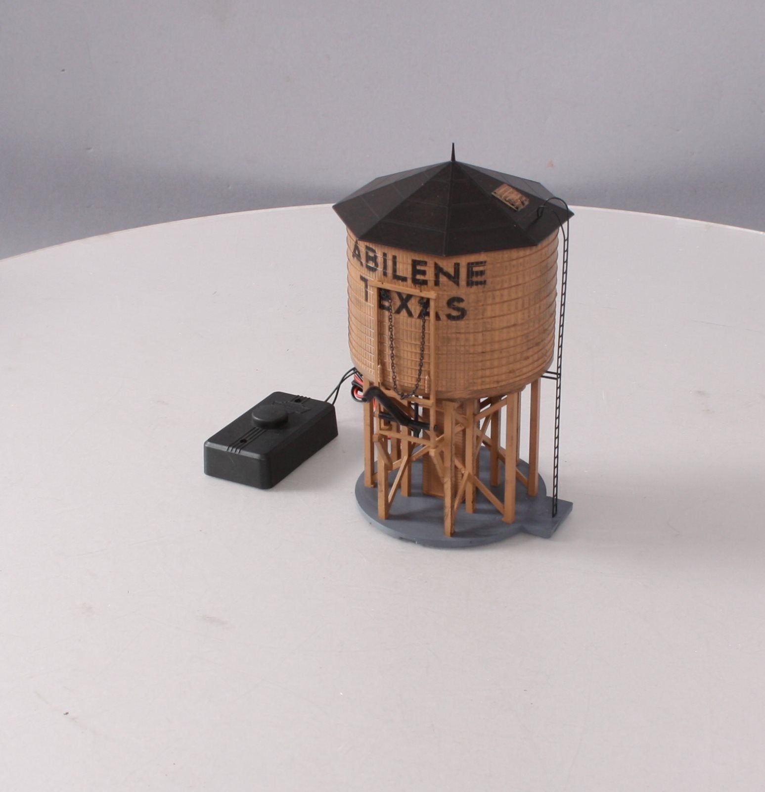 Broadway Limited 6096 HO City of Abilene Operating Water Tower with Sound