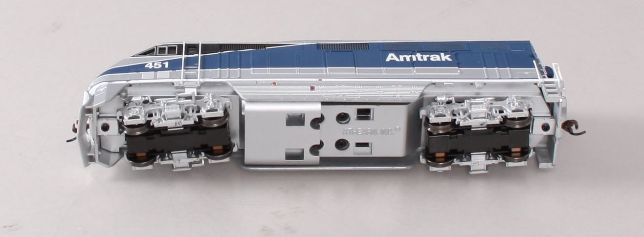 Athearn 64653 HO Amtrak RTR F59PHI Diesel Locomotive with DCC & Sound #451