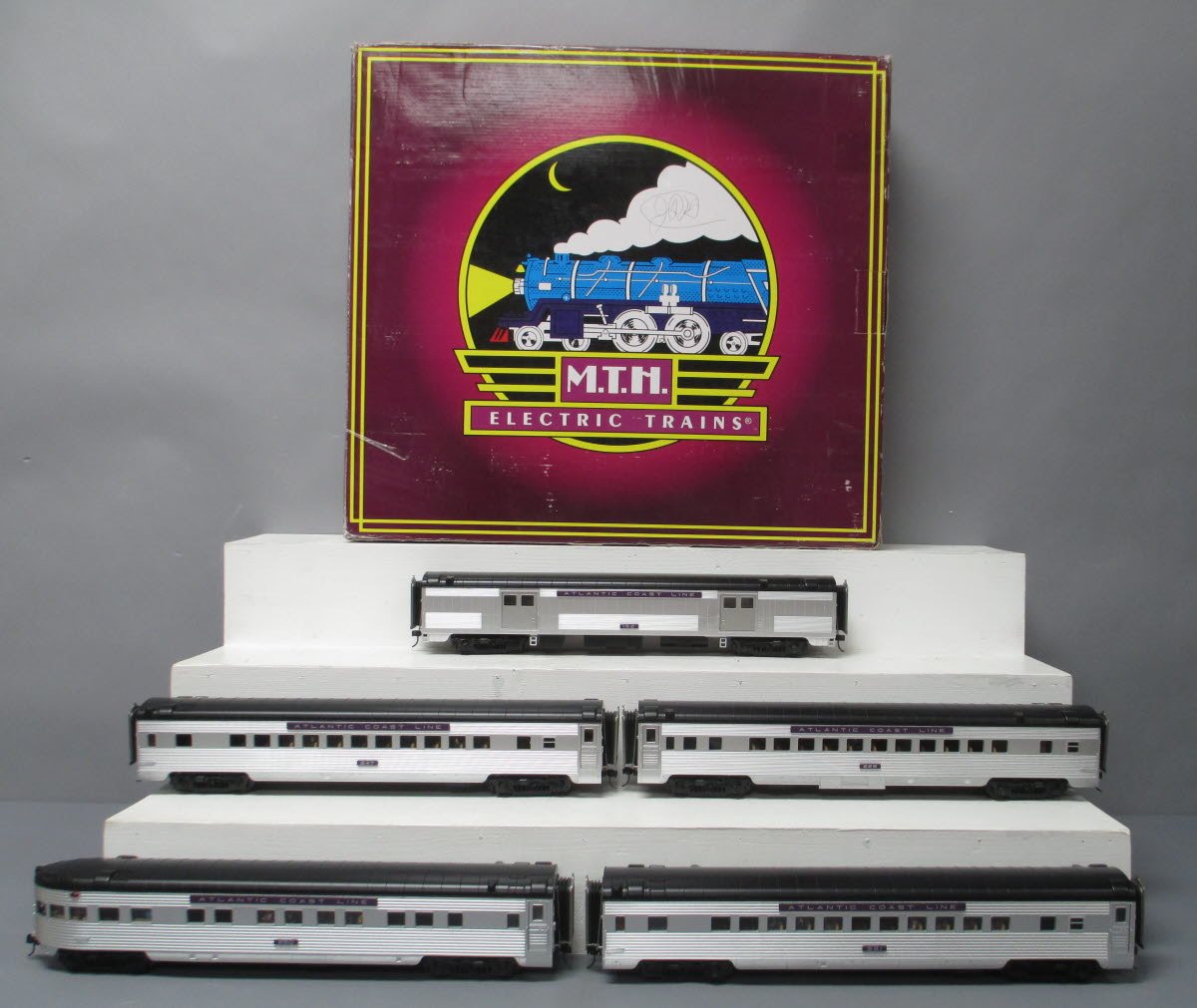 MTH 20-65252 O Atlantic Coast Line 70' Streamlined Passenger Car Set (Set of 5)