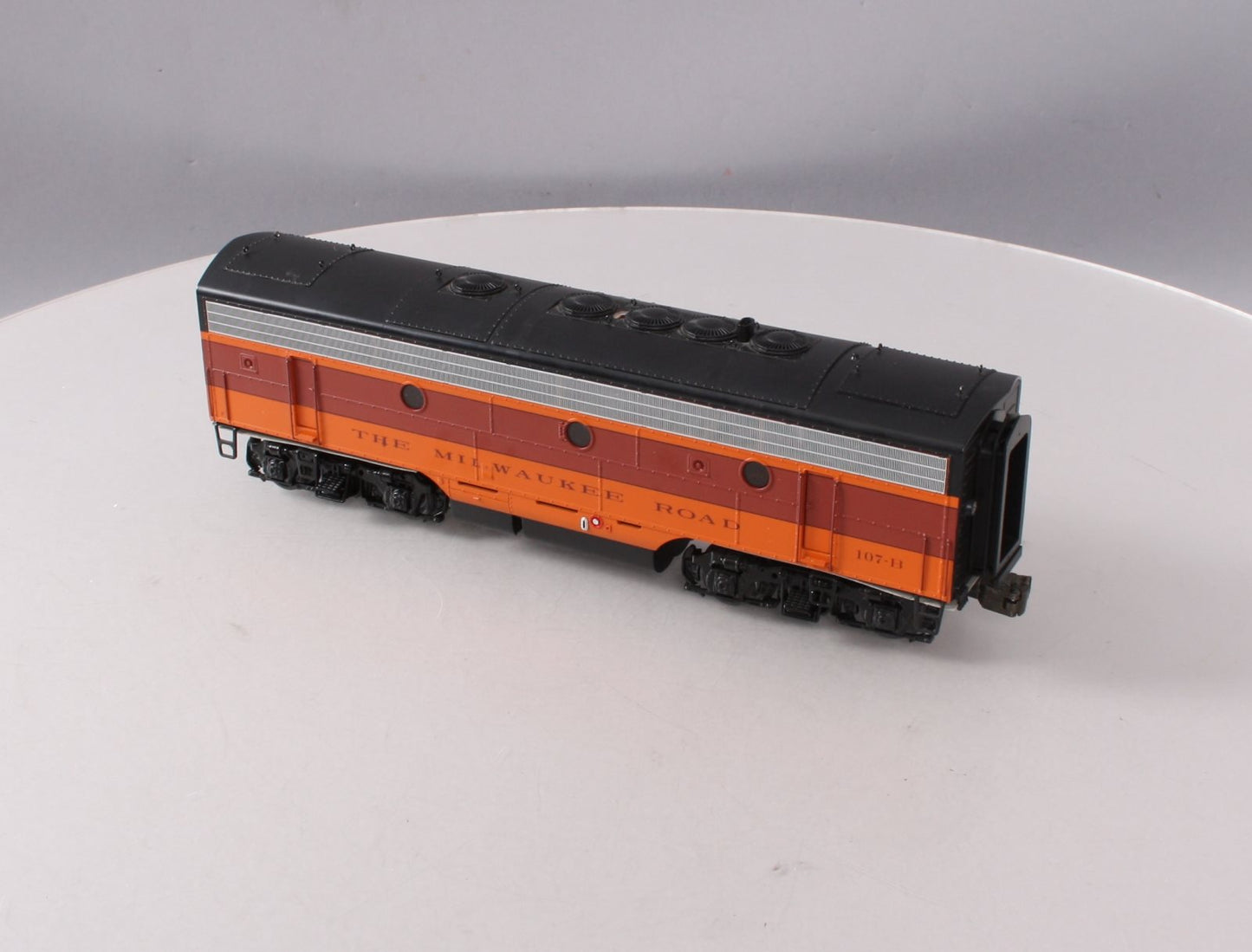 Lionel 6-38721 Milwaukee Road Non-Powered F-7 Diesel B-Unit #107-B