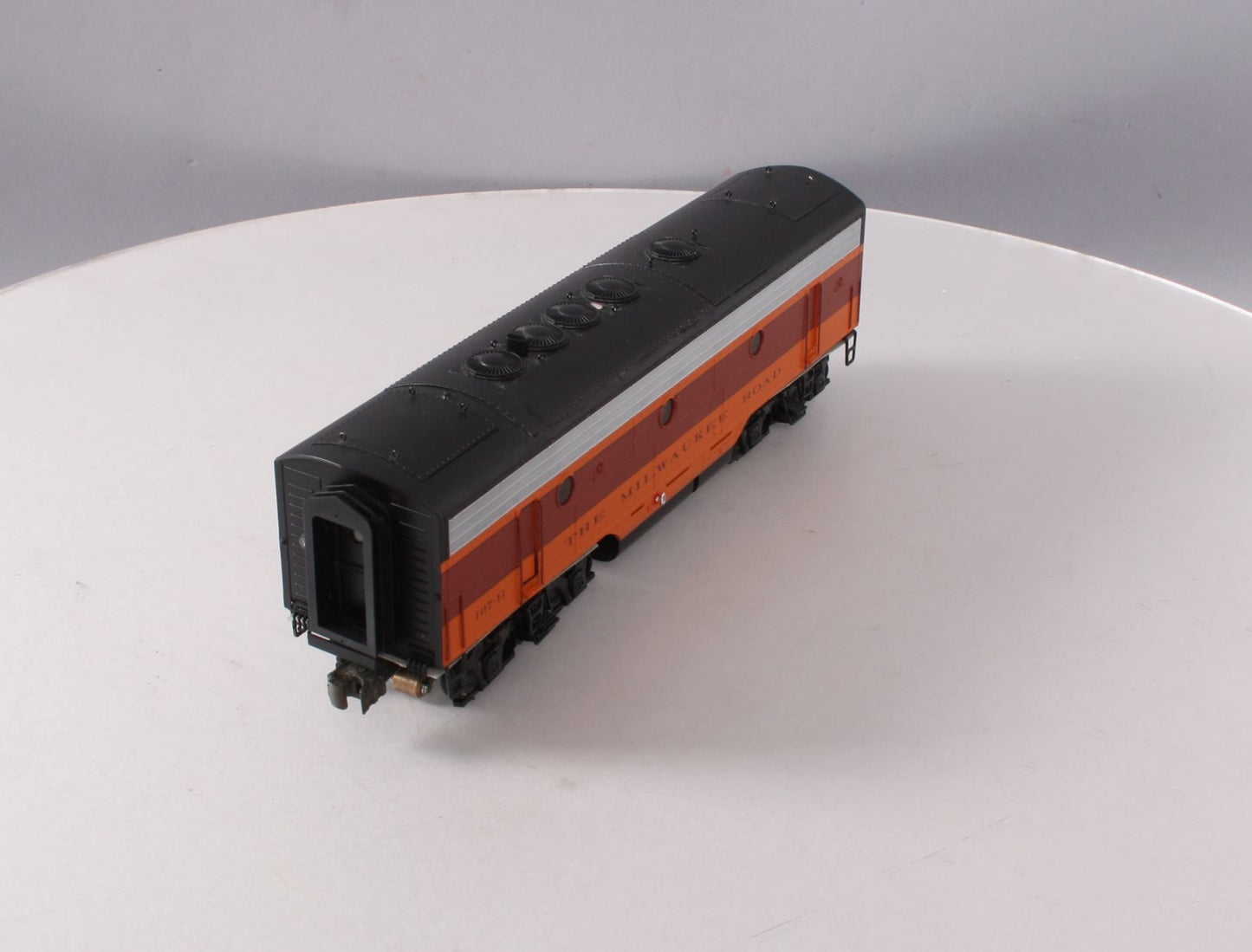 Lionel 6-38721 Milwaukee Road Non-Powered F-7 Diesel B-Unit #107-B