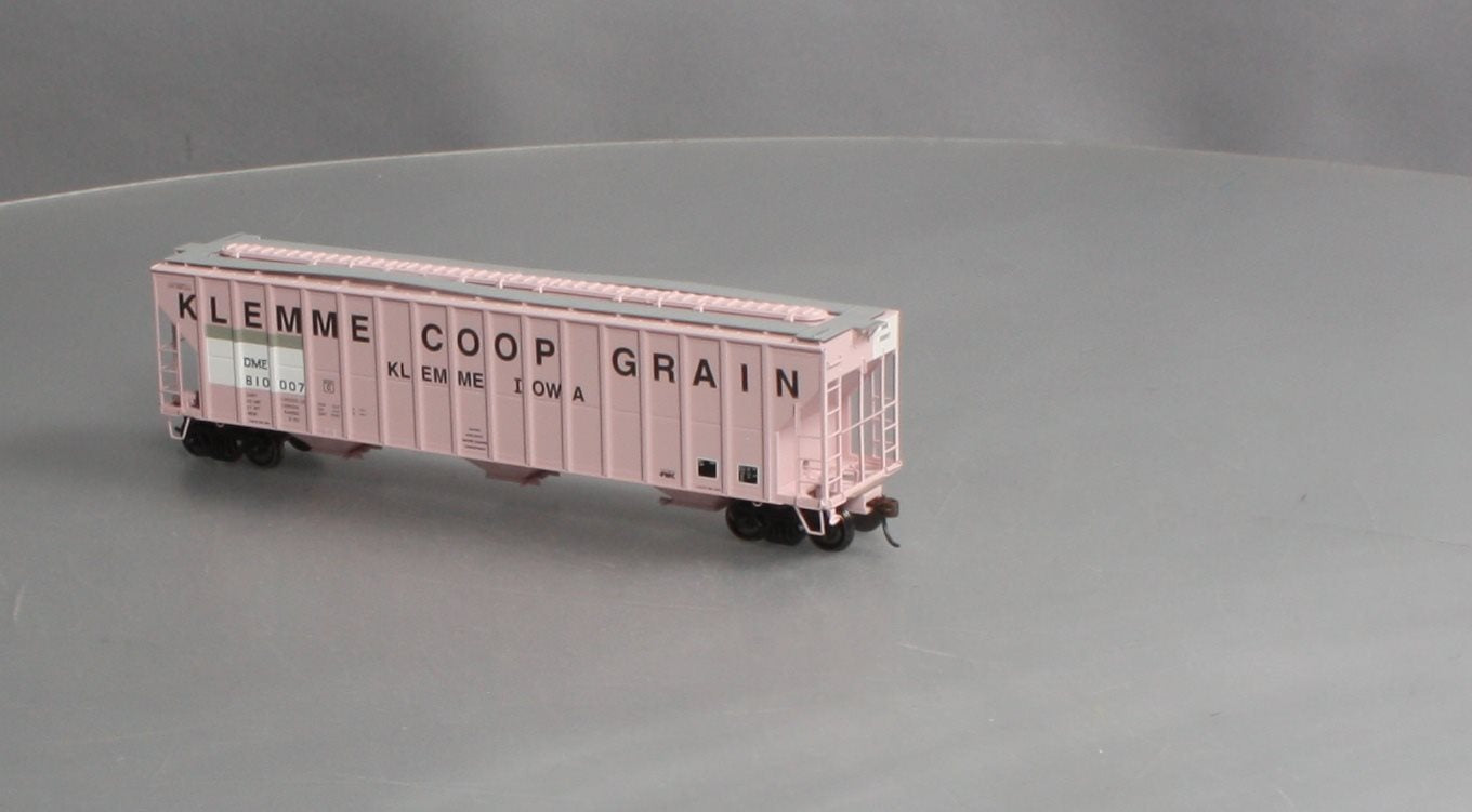 Athearn 81998 HO Dakota, Minnesota and Eastern FMC 4700 Covered Hopper #810007