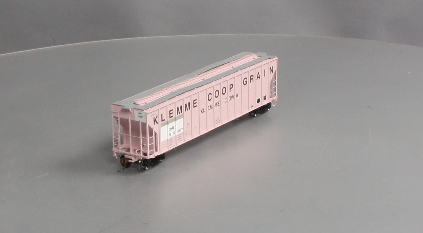 Athearn 81998 HO Dakota, Minnesota and Eastern FMC 4700 Covered Hopper #810007