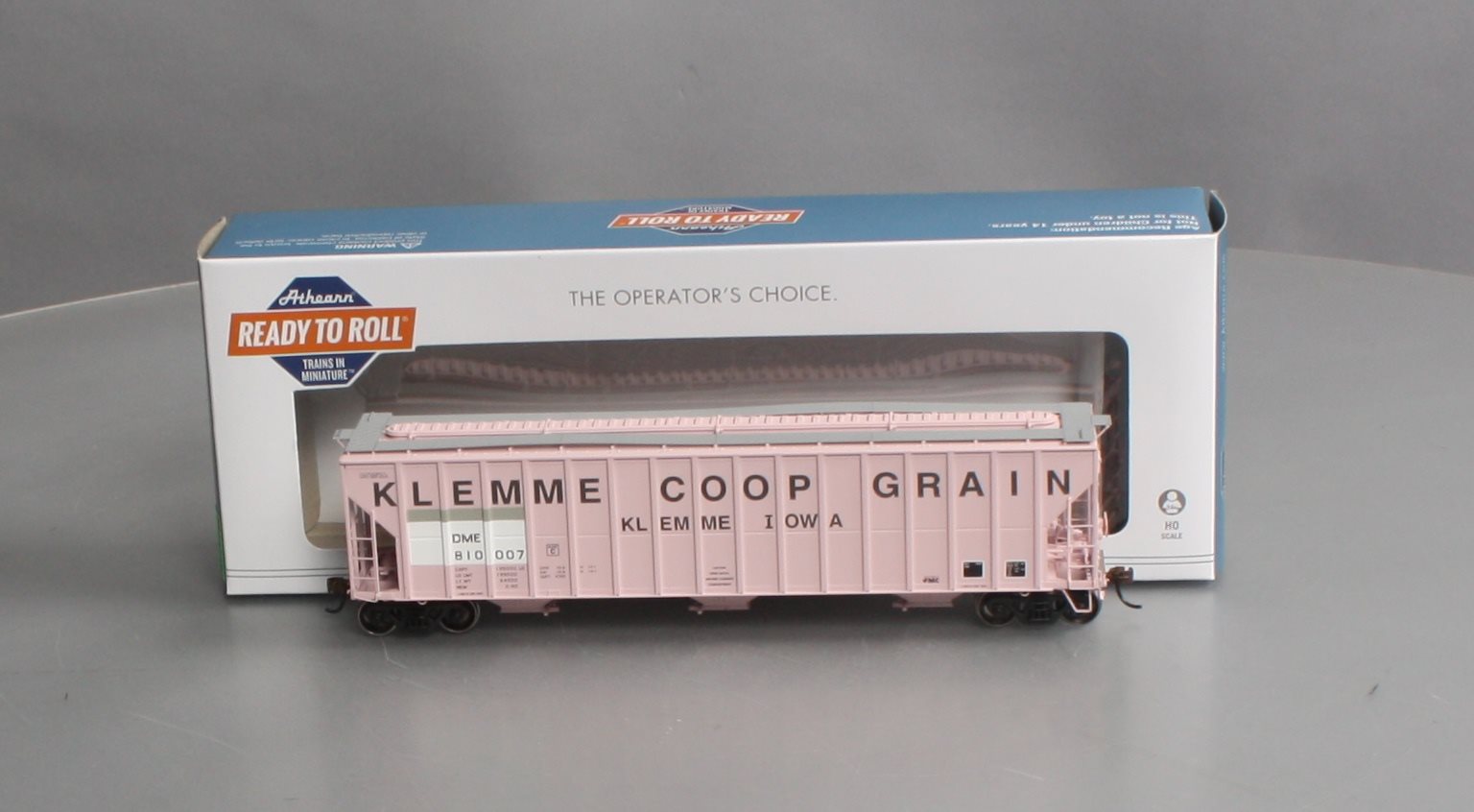 Athearn 81998 HO Dakota, Minnesota and Eastern FMC 4700 Covered Hopper #810007