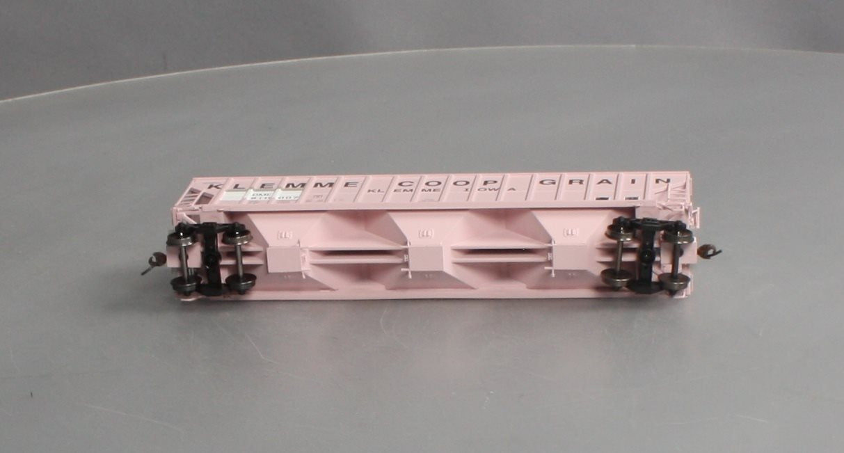 Athearn 81998 HO Dakota, Minnesota and Eastern FMC 4700 Covered Hopper #810007