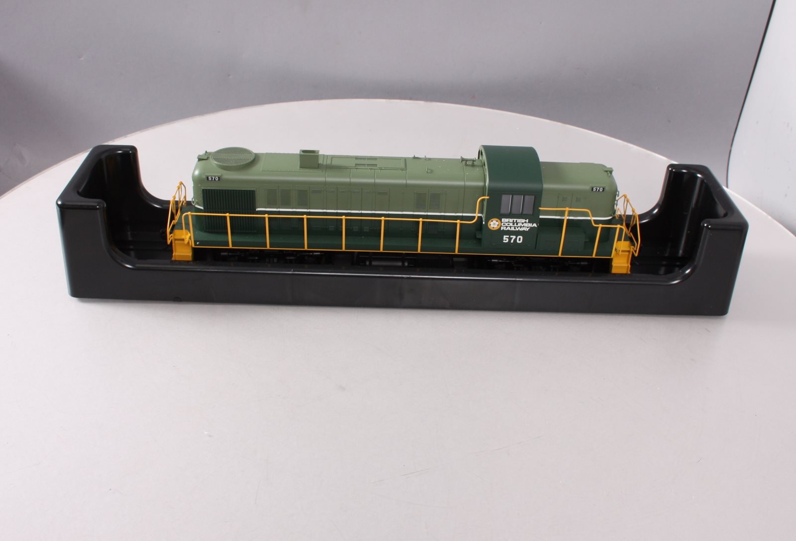 Atlas 20-80004B O British Columbia Railway Alco RS3 Diesel Engine - 2-Rail #570