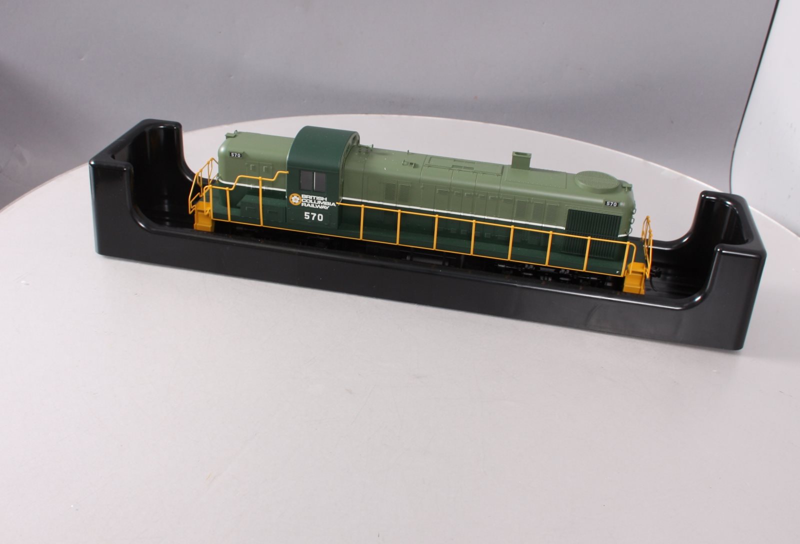 Atlas 20-80004B O British Columbia Railway Alco RS3 Diesel Engine - 2-Rail #570