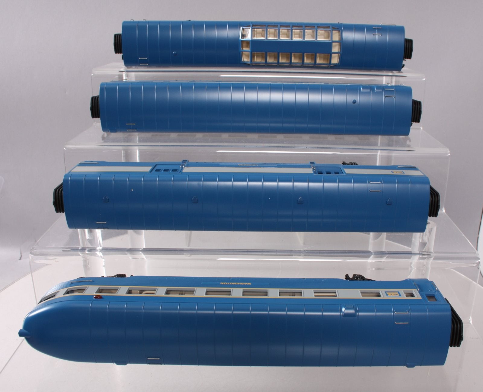 MTH 30-67600 O CSX RailKing 60' Streamlined ABS Passenger Car Set (Set of 4)