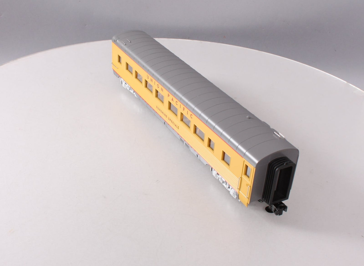MTH 30-68142 O Union Pacific 60' Streamlined Coach Car #Sunshine Special