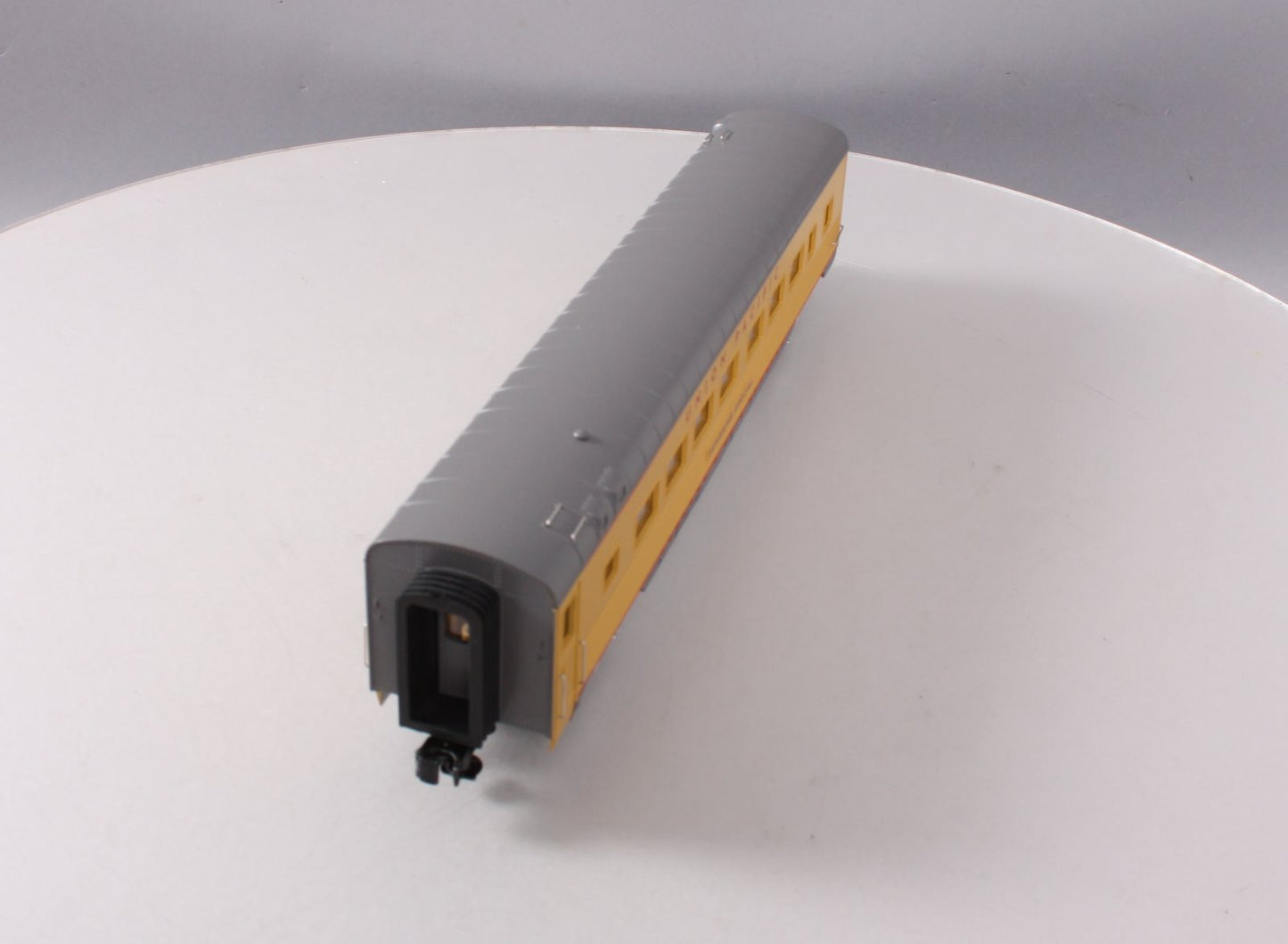 MTH 30-68142 O Union Pacific 60' Streamlined Coach Car #Sunshine Special