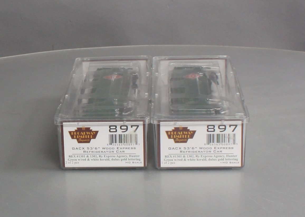 Broadway Limited 897 HO Scale REA 53' 6" Wood Express Refrigerator Car (2)