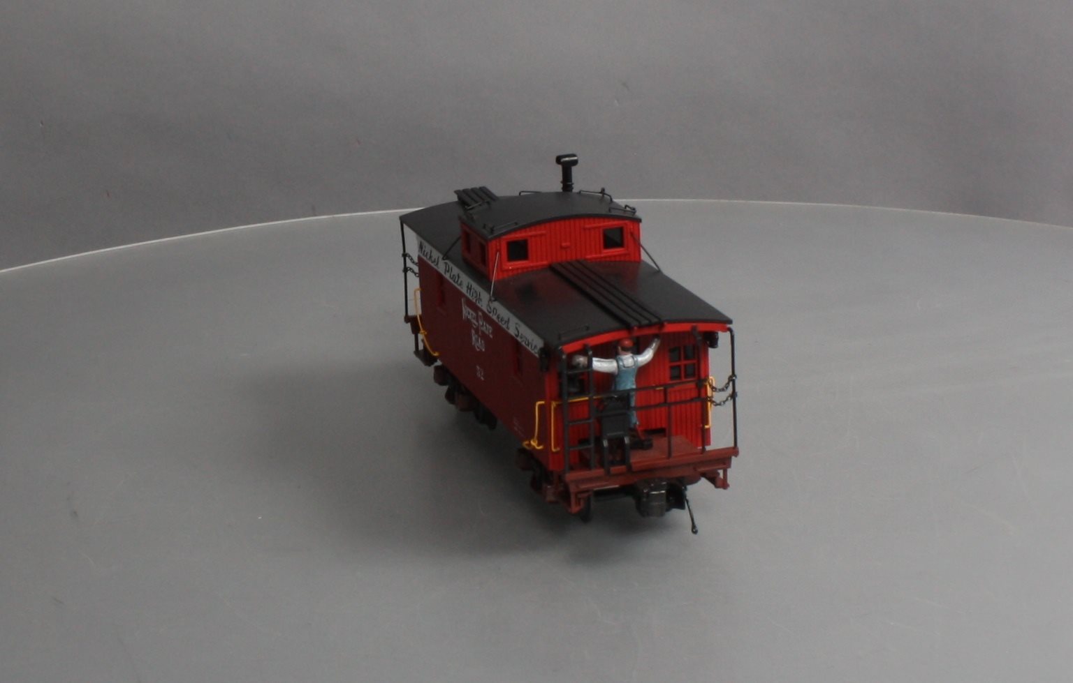 MTH 20-91647 O Nickel Plate Road N-6b Caboose w/Operating Signal Man #52