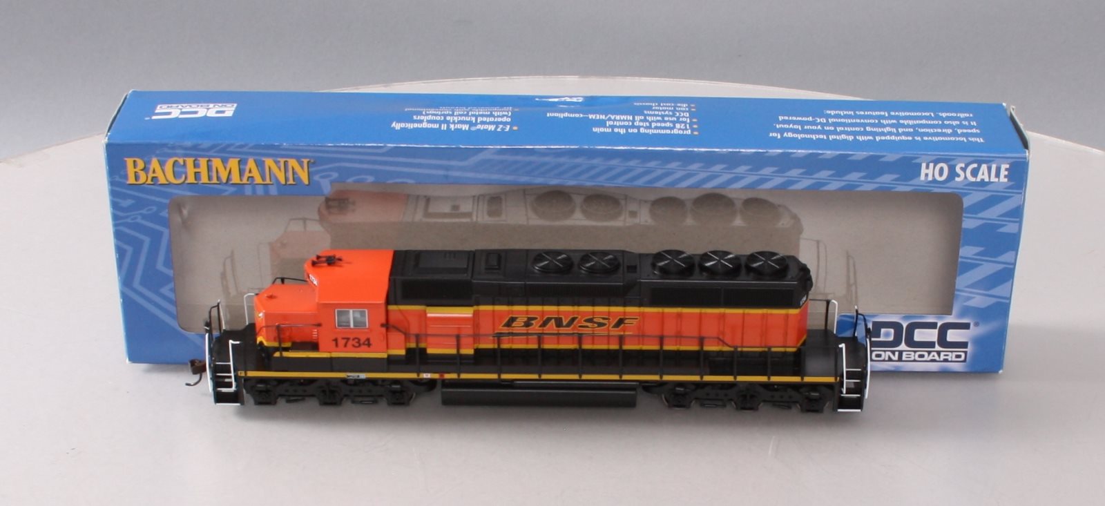 Bachmann 60916 HO BNSF Heritage III SD40-2 Diesel Locomotive #1734