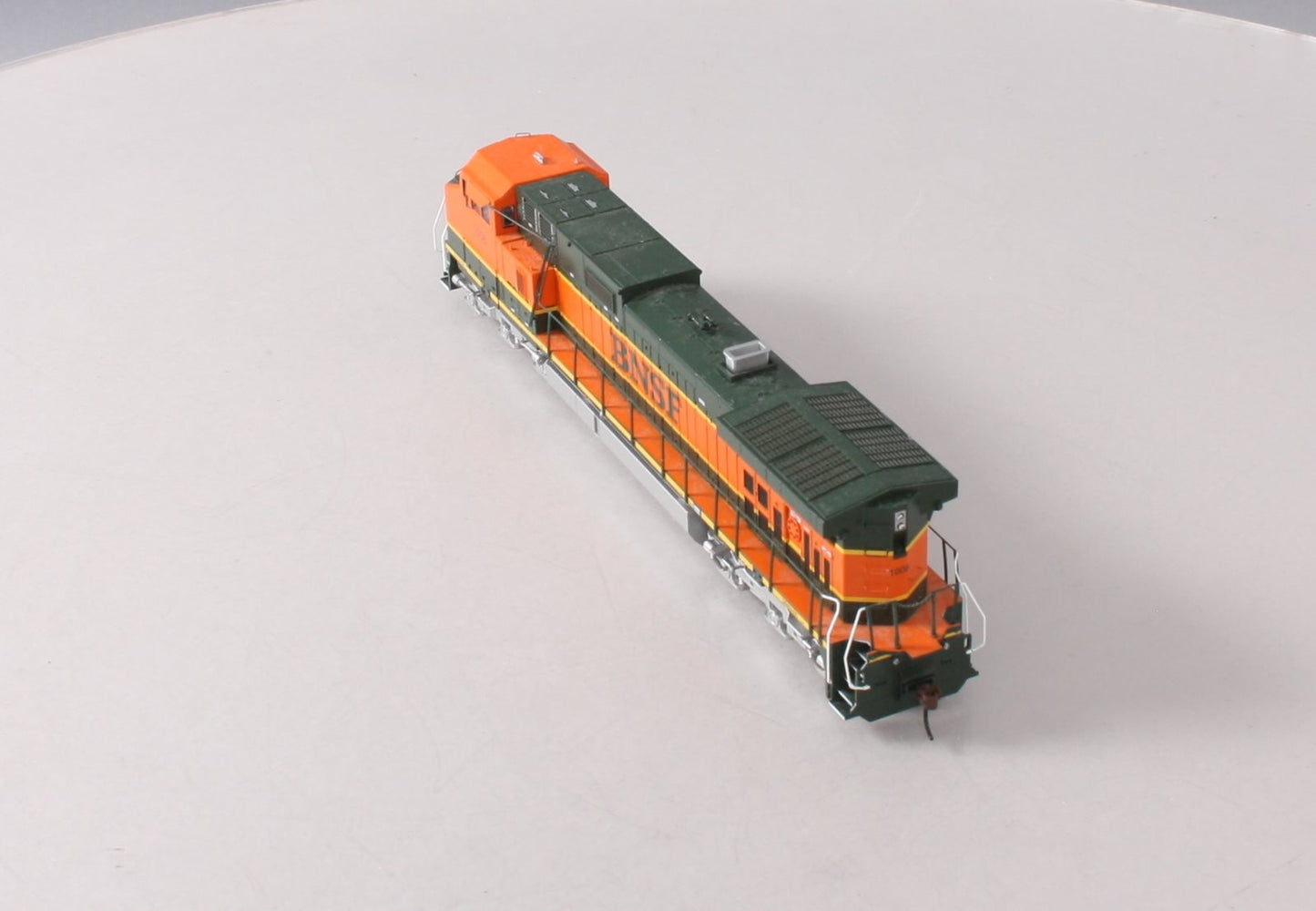Athearn 77934 HO BNSF GE Dash 9-44CW Diesel Locomotive #1008