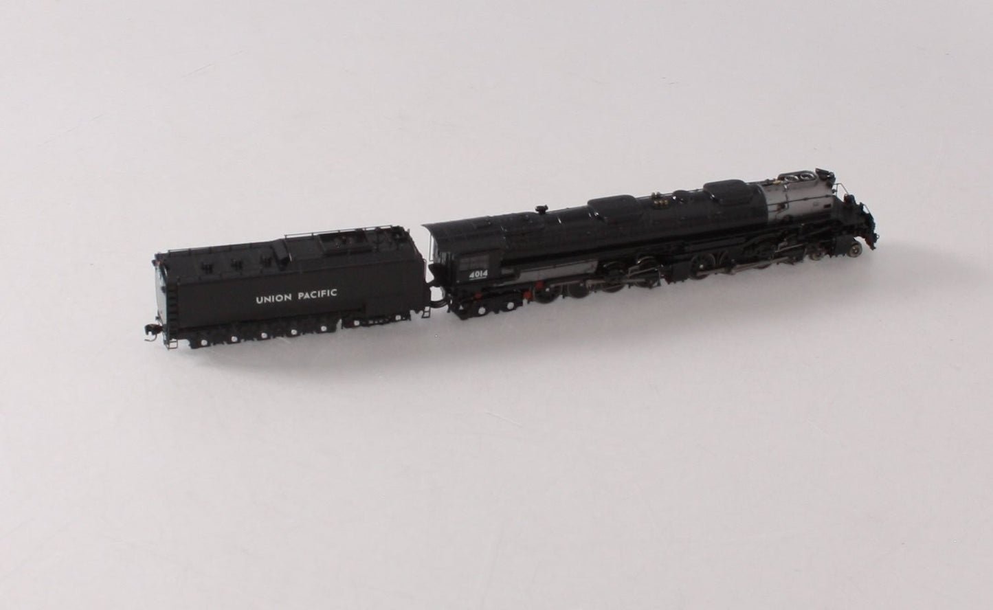 Athearn 04014 N UP "Big Boy" 4-8-8-4 Steam Locomotive & Tender w/DCC/SND #4014