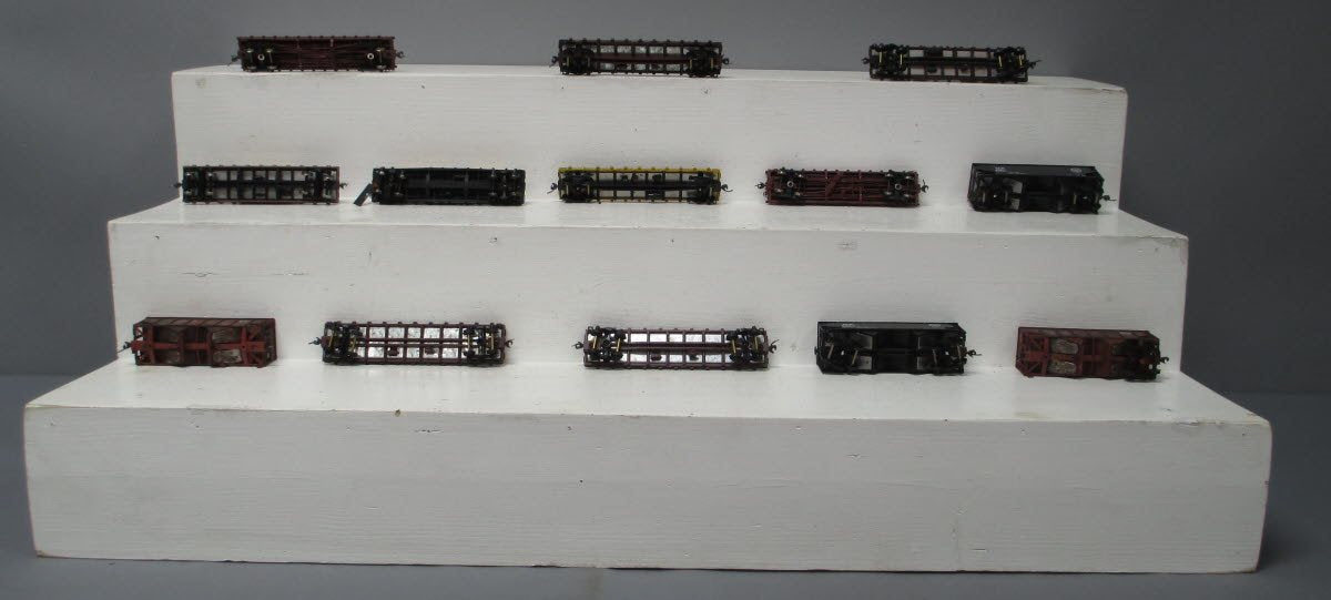 HO Scale Assorted Custom Weathered Freight Cars & Containers [16]