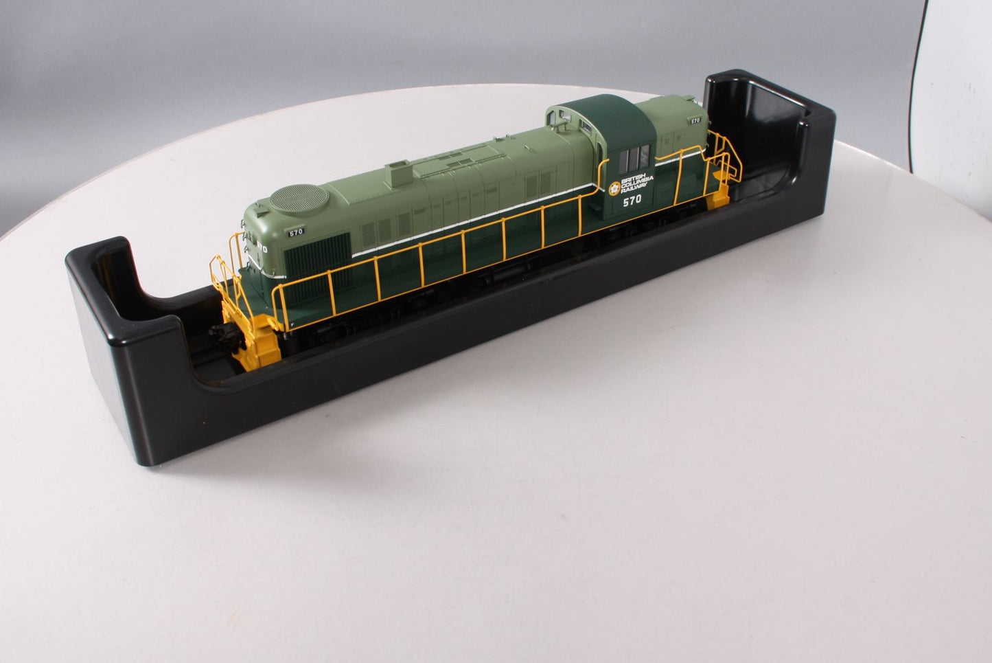 Atlas 20023002 O British Columbia Trainman Alco RS-3 3-Rail Diesel Loco #570