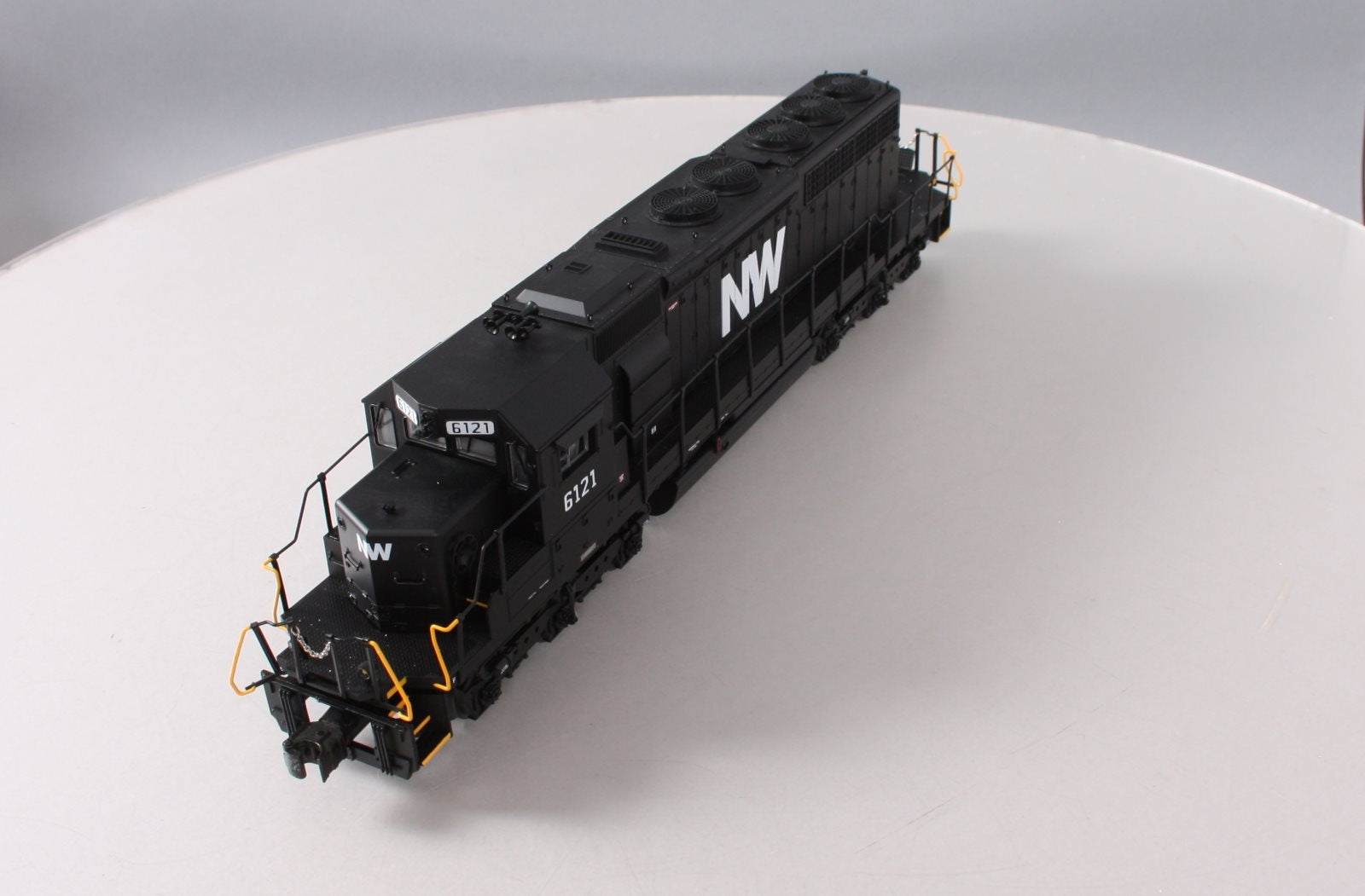 Lionel 6-34776 Norfolk & Western Legacy Scale SD40-2 Diesel Locomotive #6121