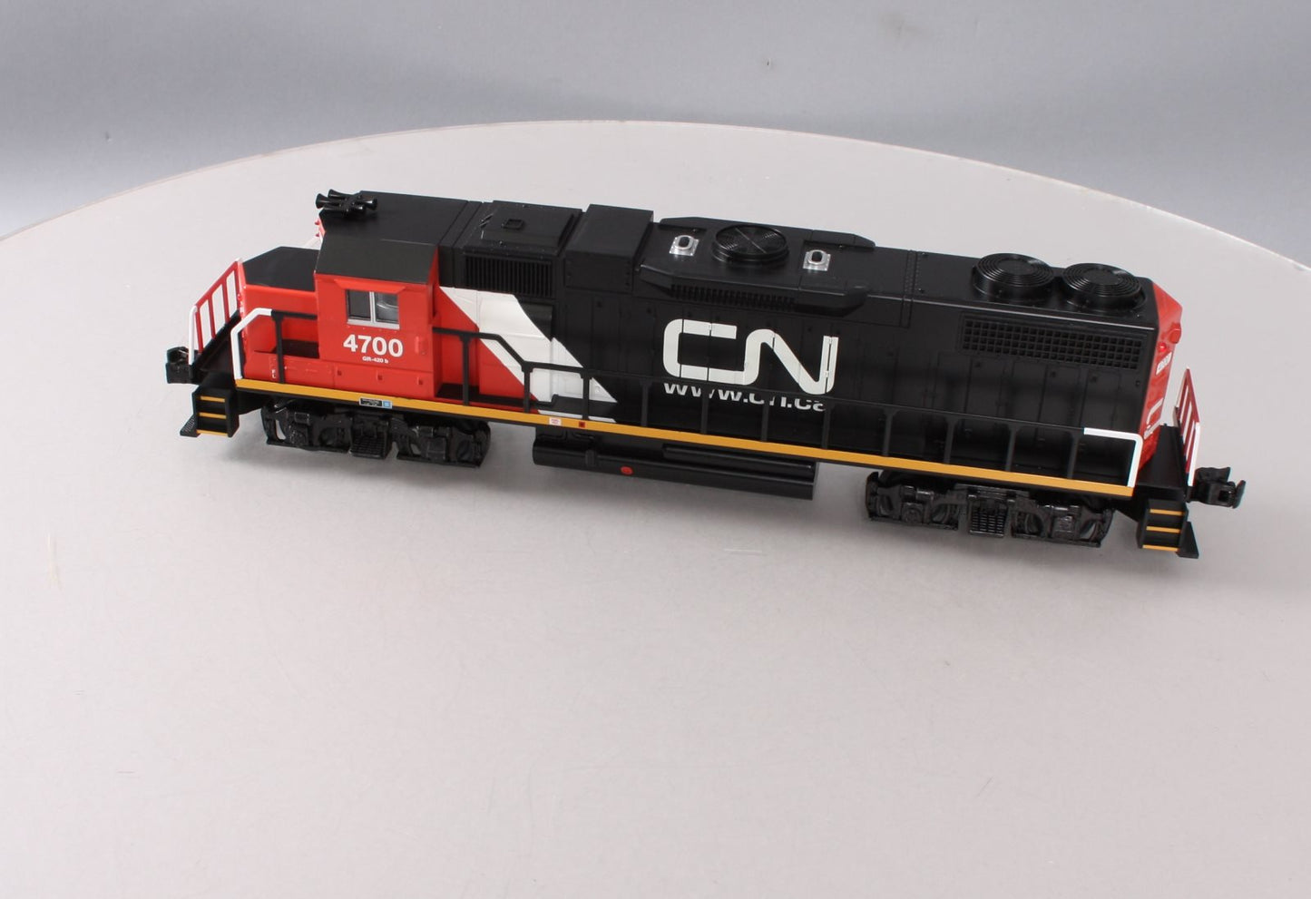 Williams 21224 O Canadian National EMD GP38 3-Rail Diesel Locomotive #4700