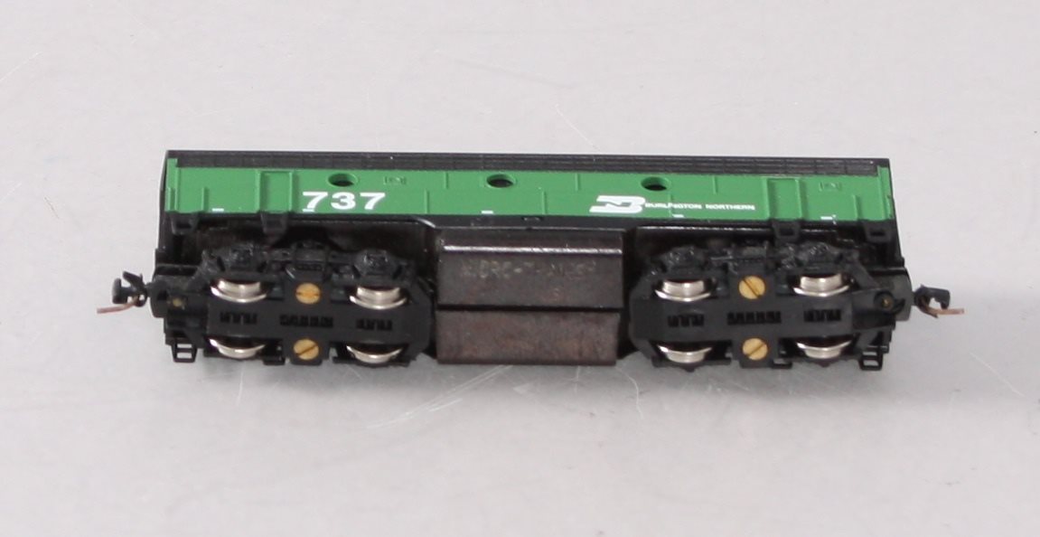 MicroTrains 98002250 Z Burlington Northern EMD F7B #737 (Standard DC)