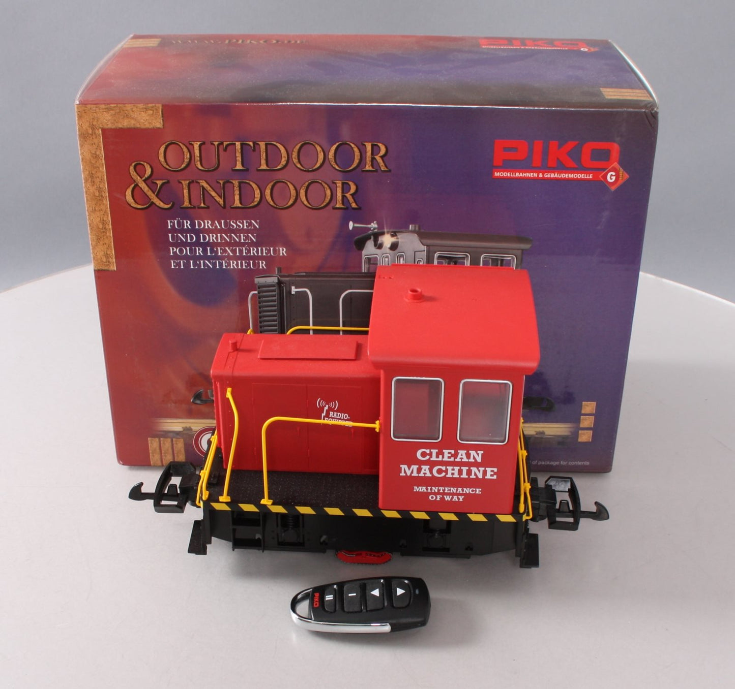 Piko 38506 G Scale Clean Machine R/C GE 25-Ton Track Cleaning Locomotive