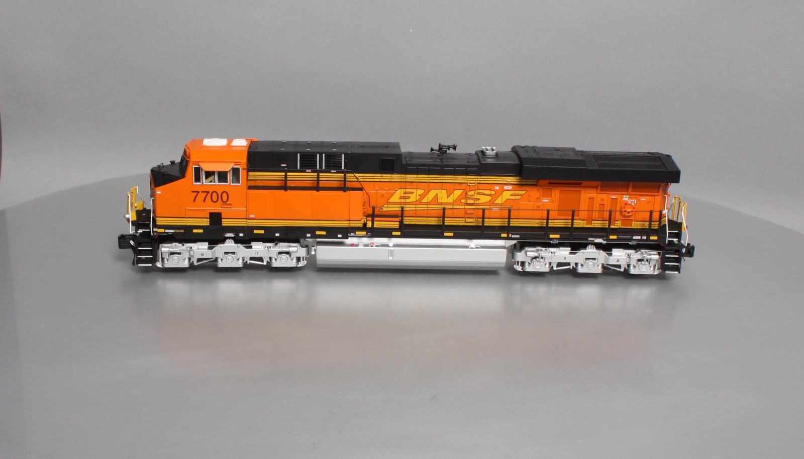MTH 20-20511-1 Burlington Northern Santa Fe GE ES44DC w/ PS 3.0 #7700 (Hi-Rail)