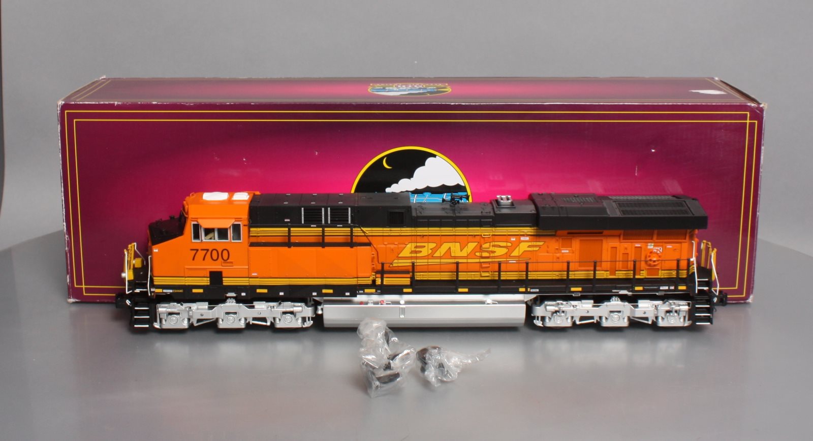 MTH 20-20511-1 Burlington Northern Santa Fe GE ES44DC w/ PS 3.0 #7700 (Hi-Rail)