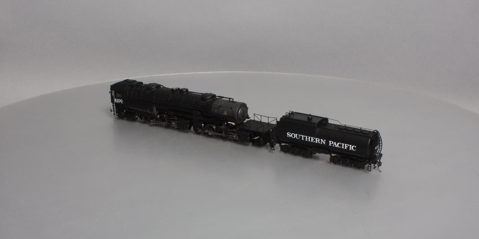 Broadway Limited 4100 HO Painted, Unlettered Auxiliary Water Tender