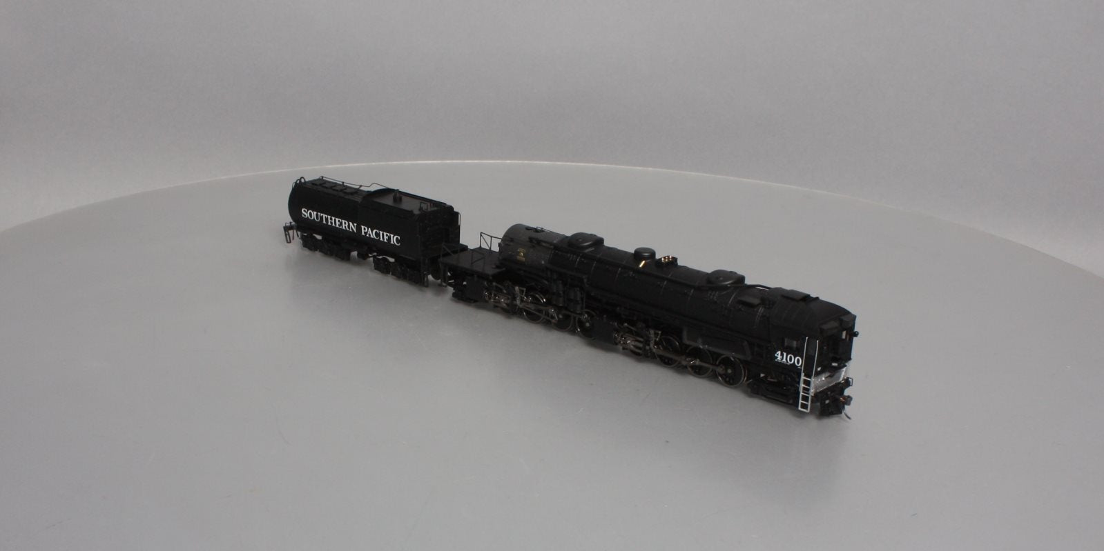 Broadway Limited 4100 HO Painted, Unlettered Auxiliary Water Tender