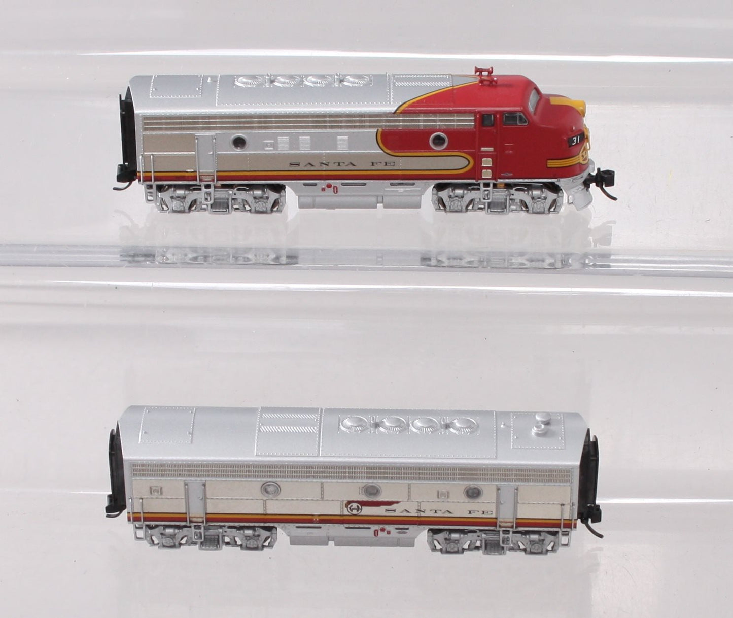 Broadway Limited 3780 N Santa Fe EMD F3 A/B Warbonnet Diesel Locomotive #31L/31A