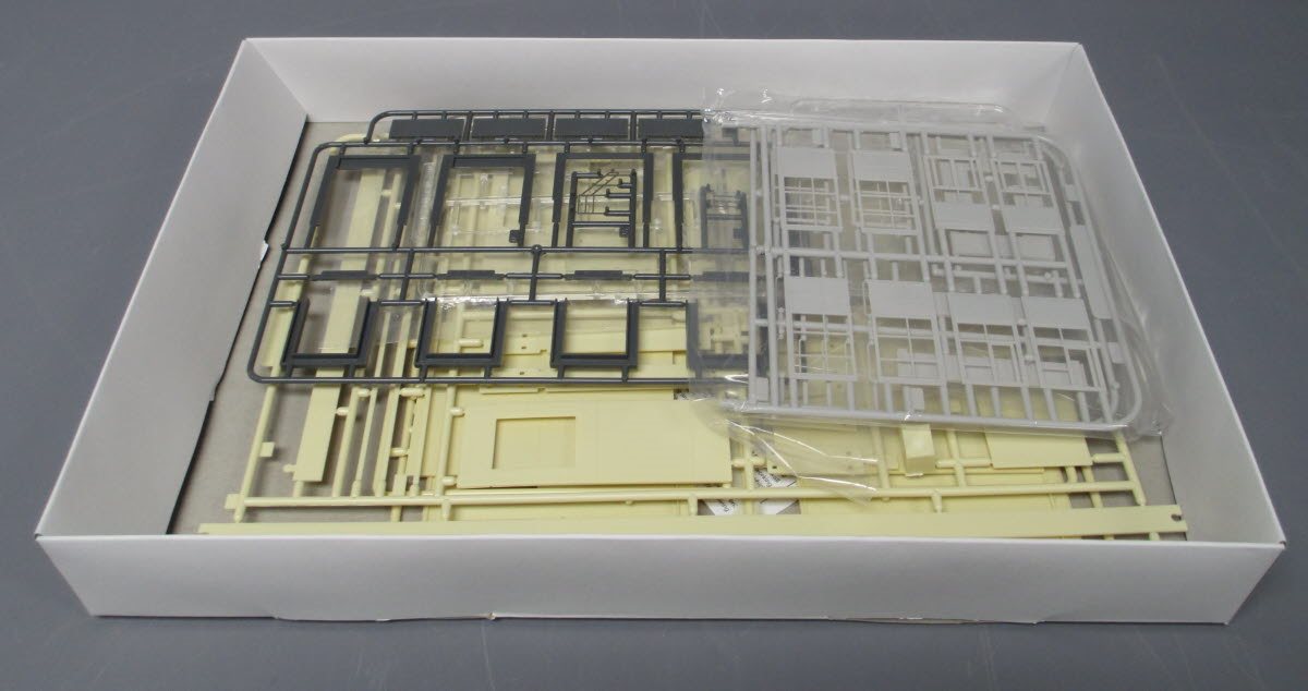 Walthers 933-4132 HO Small Business Center Commercial Building Kit