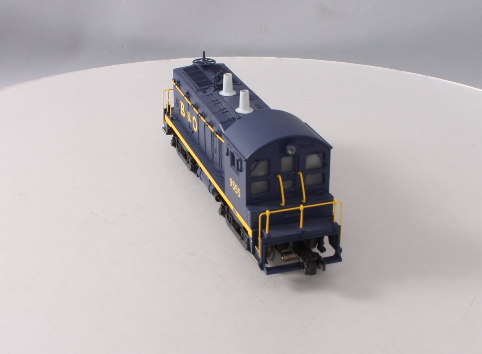 Lionel 6-82163 O B&O LionChief Plus NW2 Diesel Locomotive #9555