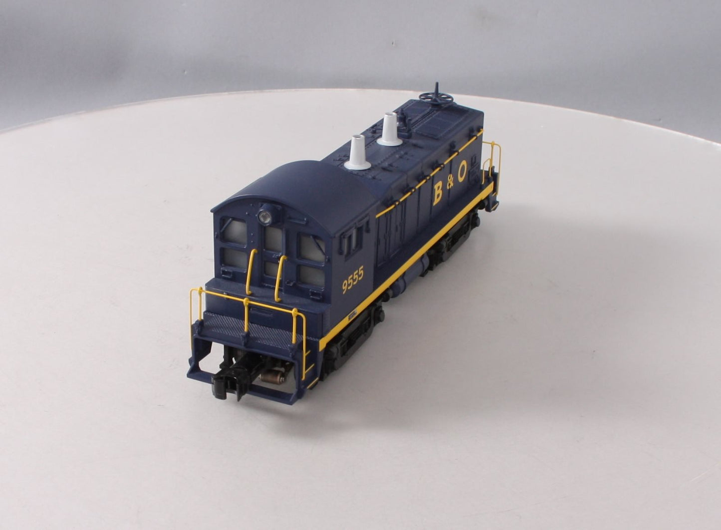 Lionel 6-82163 O B&O LionChief Plus NW2 Diesel Locomotive #9555