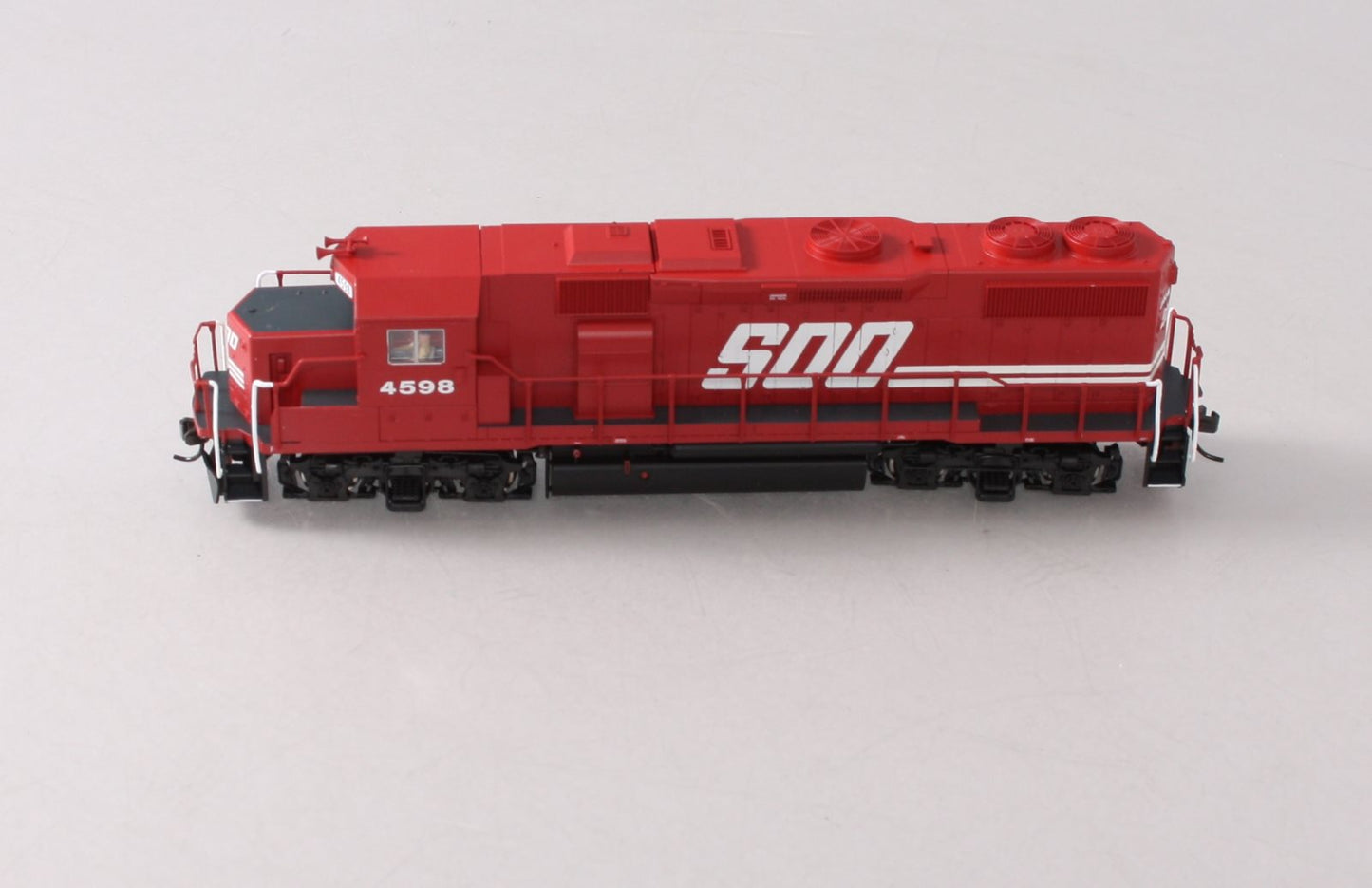 Atlas 10000938 HO Scale SOO Line GP39-2 Phase II Diesel Locomotive #4598