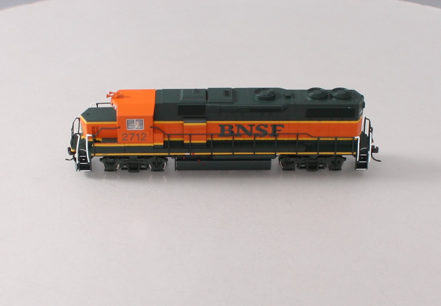 Atlas 10000937 HO Burlington North GP39-2 Phase II, BNSF/Heritage #2712