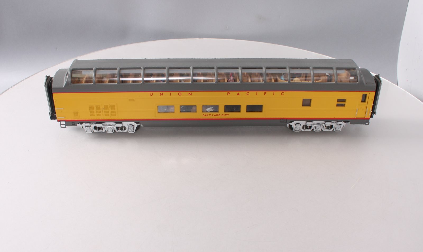 MTH 20-67246 O UP Salt Lake City 70' Smooth Side Full Vista Dome Passenger Car