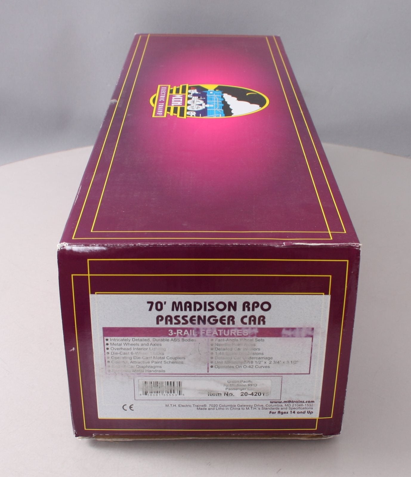 MTH 20-42015 UP 70' Madison RPO Passenger Car