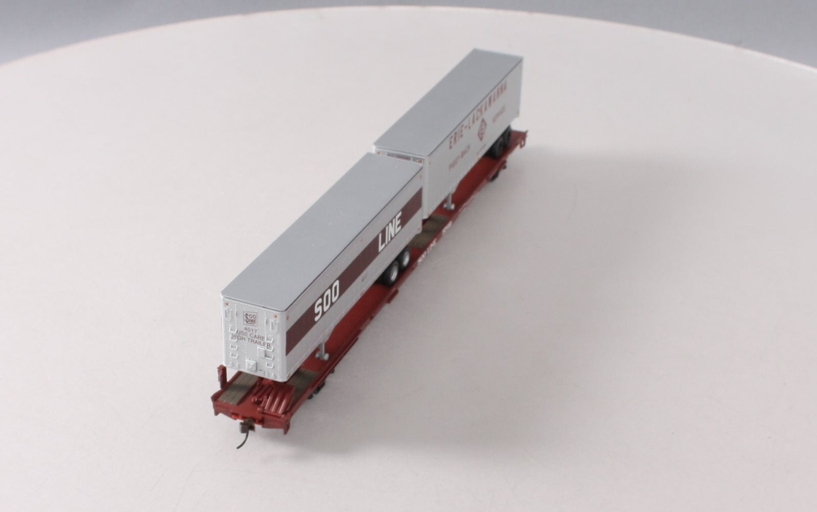 Athearn 92617 HO SOO Line 85' Flatcar w/2- 40' Trailers #5709